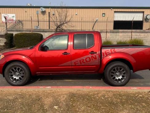 Used 2012 Nissan Frontier SV w/ Sport Appearance Pkg image 2