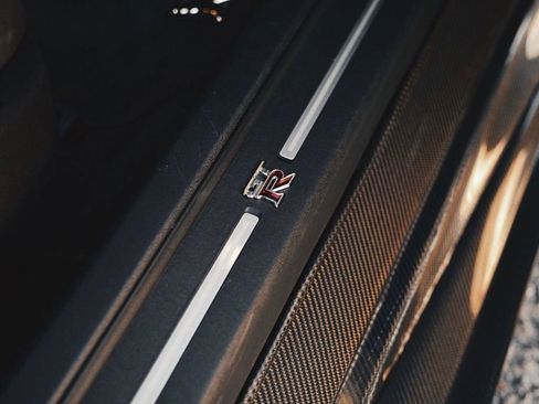 Used 2019 Nissan GT-R Premium w/ Premium Interior Package image 31