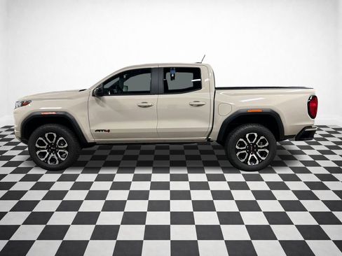 New 2026 GMC Canyon AT4 w/ AT4 Premium Package AWD/4WD image 5