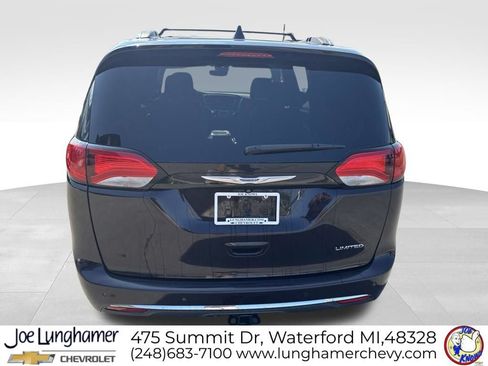Used 2018 Chrysler Pacifica Limited FWD image 4