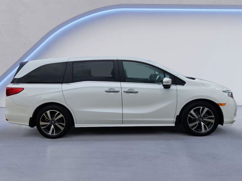 Used 2023 Honda Odyssey Touring image 2