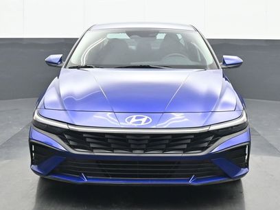 Used 2025 Hyundai Elantra SE
