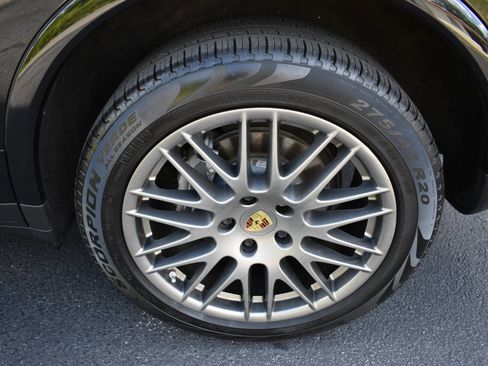 Used 2018 Porsche Cayenne Platinum Edition AWD/4WD image 46