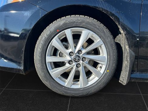 Used 2023 Toyota Camry LE image 9