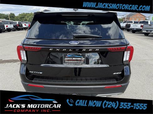 Used 2025 Ford Explorer Active w/ Active Comfort Package AWD/4WD image 10