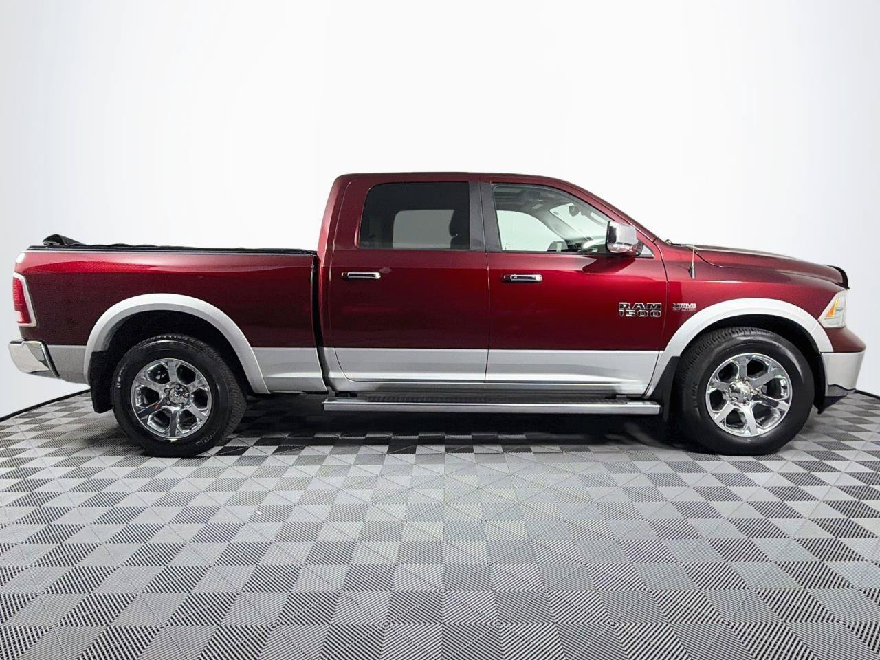 Used 2017 RAM 1500 Laramie w/ Convenience Group AWD/4WD image 27