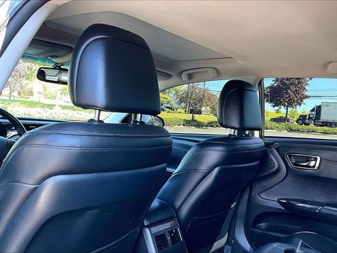Used 2013 Toyota Avalon XLE Touring FWD image 18