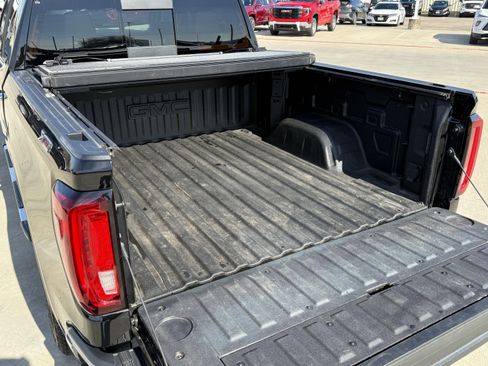 Used 2024 GMC Sierra 1500 SLT image 31
