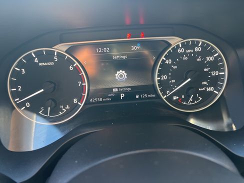 Used 2021 Nissan Rogue SL w/ Premium Package image 16