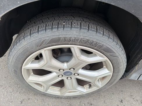 Used 2019 Ford Escape Titanium image 4