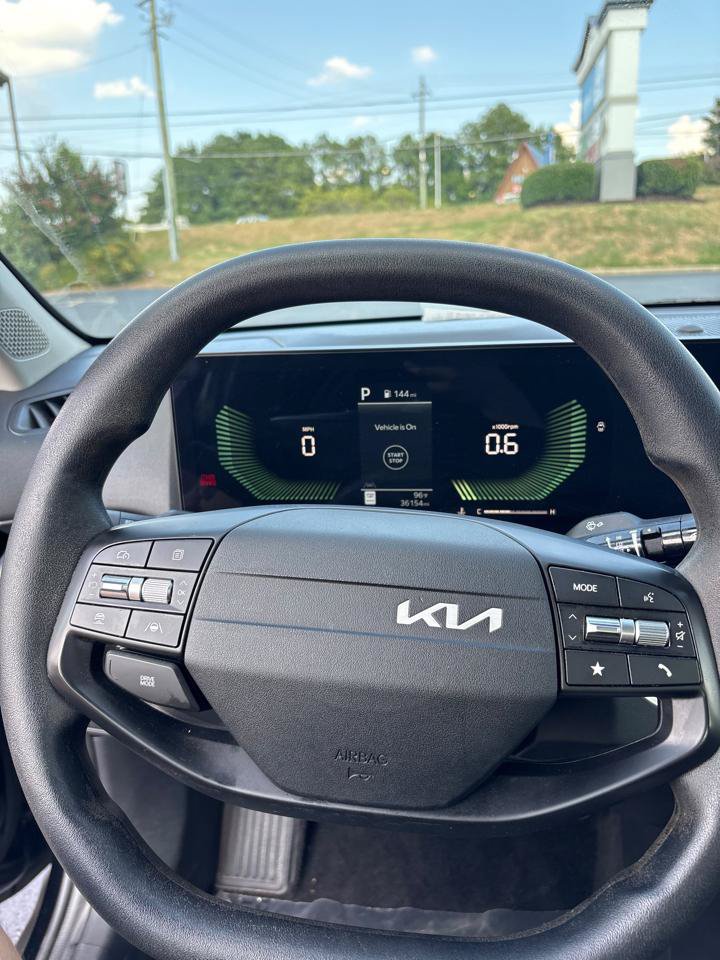 Used 2025 Kia K4 FWD image 17