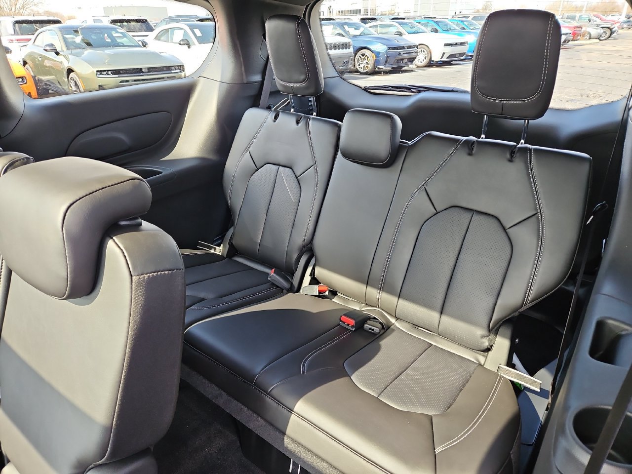 New 2026 Chrysler Pacifica Select w/ S Appearance Package FWD image 13