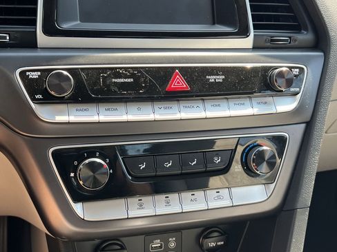 Used 2018 Hyundai Sonata ECO FWD image 17