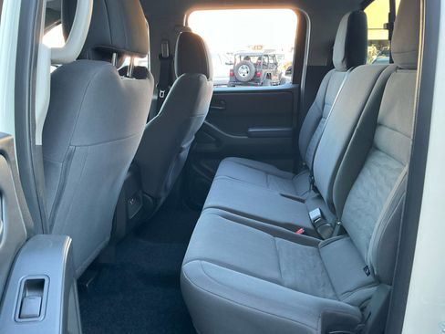 Used 2025 Nissan Frontier S image 17