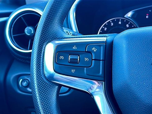 Used 2025 Chevrolet Blazer LT image 29