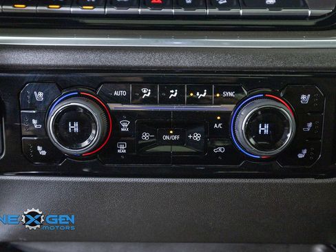Used 2025 Chevrolet Silverado 1500 High Country w/ Technology Package AWD/4WD image 20