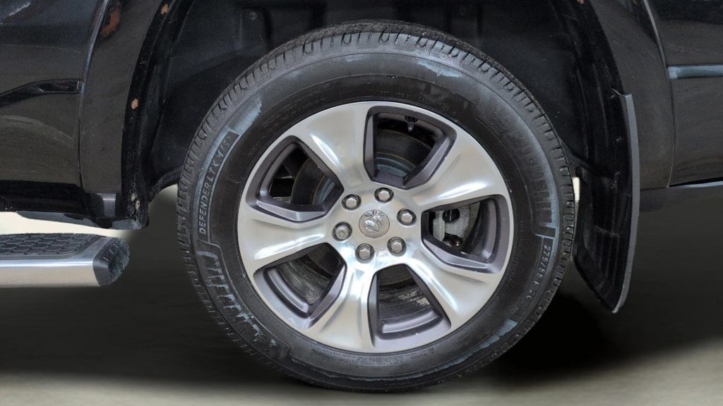 Used 2022 RAM 1500 Laramie AWD/4WD image 30