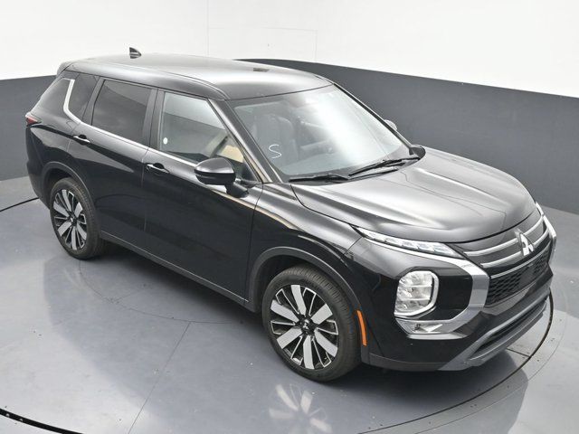 Used 2025 Mitsubishi Outlander SE FWD image 33