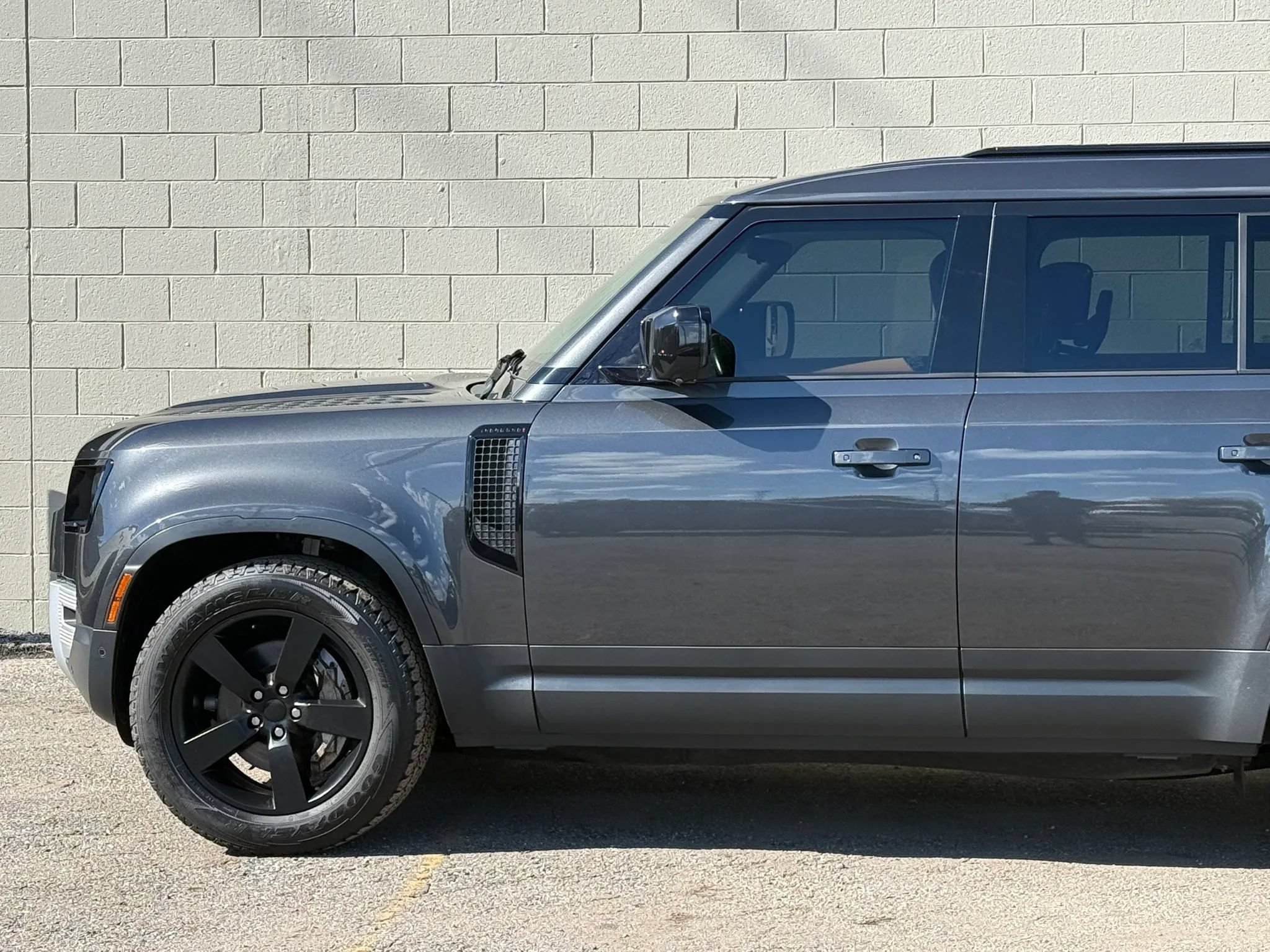 Used 2023 Land Rover Defender 130 First Edition AWD/4WD image 3