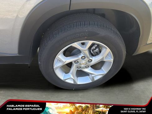 Used 2024 Chevrolet Trax LS w/ LS Convenience Package FWD image 31