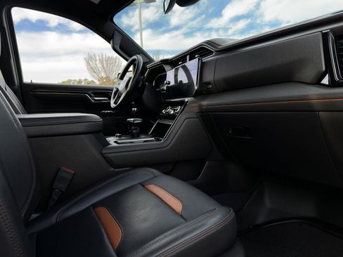 Used 2024 GMC Sierra 1500 AT4 w/ AT4 Preferred Package image 33