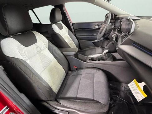 Certified 2026 Chevrolet Trax LS FWD image 33