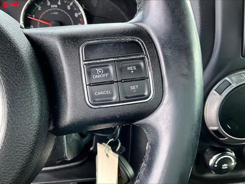 Used 2018 Jeep Wrangler Sport image 17