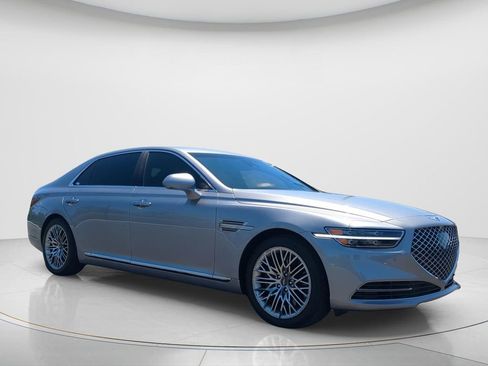 Used 2021 Genesis G90 3.3T Premium RWD image 3