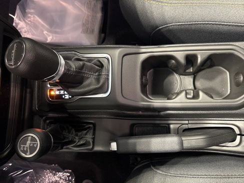 New 2025 Jeep Gladiator Sport image 20