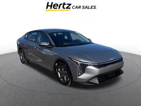 Used 2025 Kia K4 LXS image 1