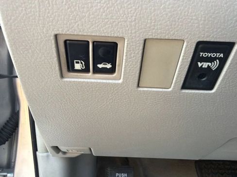 Used 2011 Toyota Avalon FWD image 15