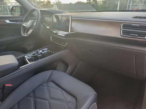 Used 2026 Volkswagen Atlas SE FWD image 9