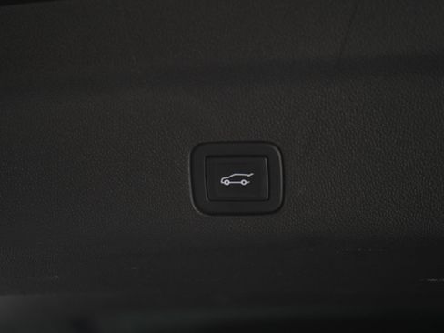 Used 2022 Chevrolet Tahoe RST w/ Sport Performance Package AWD/4WD image 18