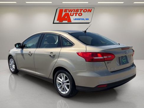 Used 2015 Ford Focus SE w/ SE Cold Weather Package FWD image 3