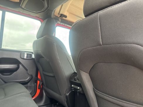 Used 2018 Jeep Wrangler Unlimited Sport S image 29