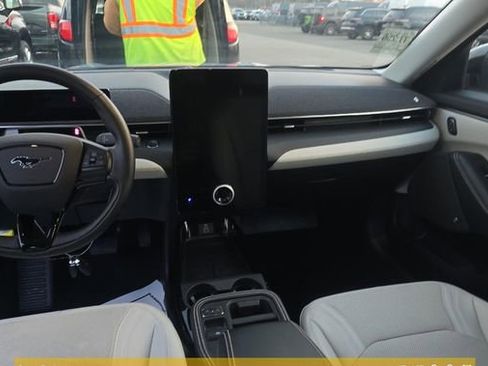 Used 2025 Ford Mustang Mach-E Premium image 8