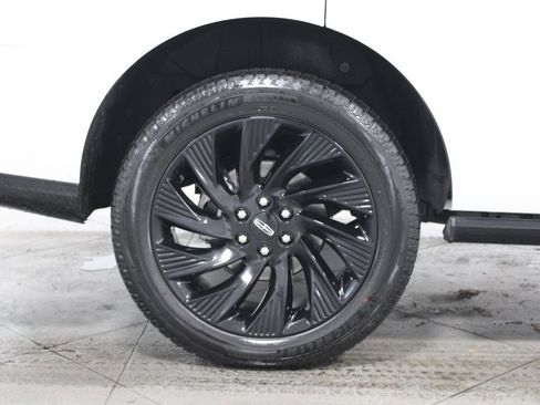 Used 2025 Lincoln Navigator Reserve w/ Jet Appearance Package image 13