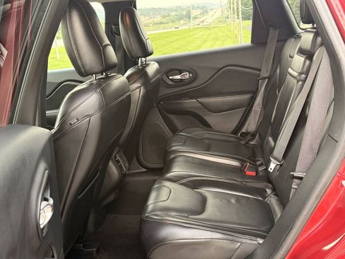 Used 2016 Jeep Cherokee Limited AWD/4WD image 23