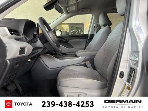 Used 2023 Toyota Highlander L FWD image 14