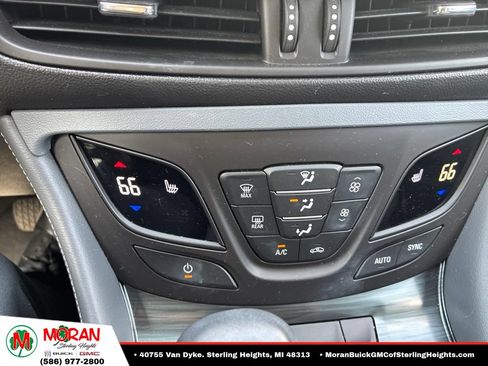 Used 2019 Buick Envision Essence FWD image 7