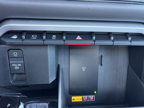 Certified 2025 Toyota Sequoia Platinum image 40