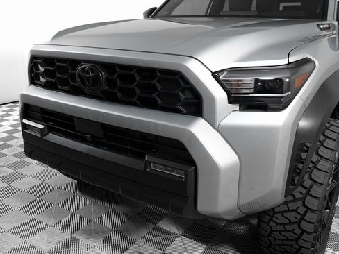 Used 2025 Toyota 4Runner TRD Off-Road image 32