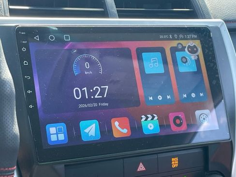 Used 2017 Toyota Camry SE image 5