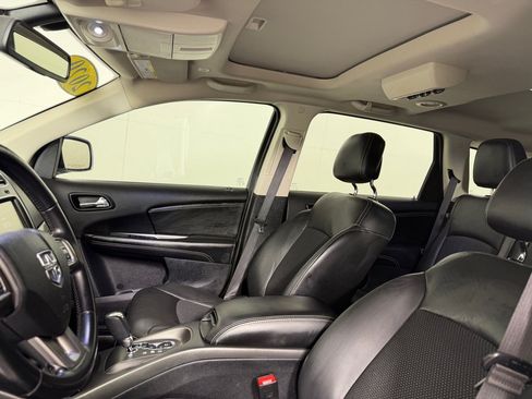 Used 2020 Dodge Journey Crossroad FWD image 12
