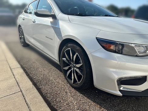 Used 2017 Chevrolet Malibu LT w/ True North Edition FWD image 2