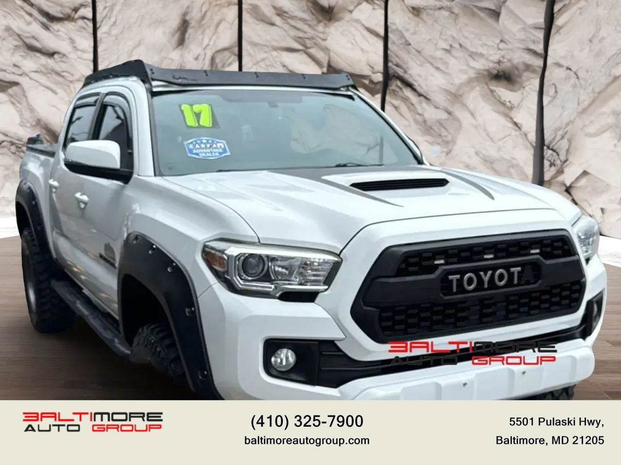 Used 2017 Toyota Tacoma TRD Sport w/ Tow Package (A/T) AWD/4WD image 3