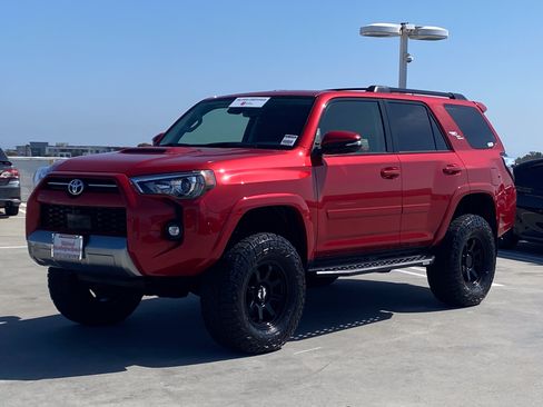 Certified 2023 Toyota 4Runner TRD Off-Road Premium w/ Off Road Premium Plus Package AWD/4WD image 5