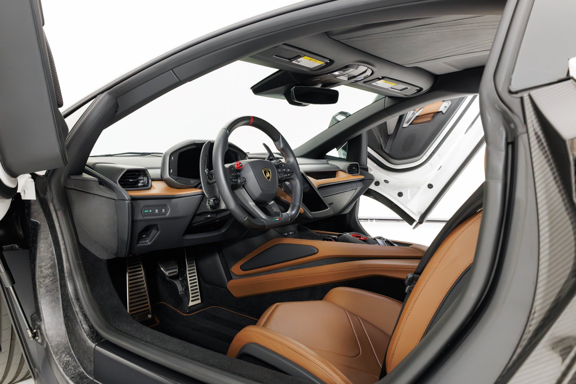 Used 2024 Lamborghini Revuelto AWD/4WD image 16