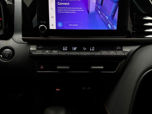 Used 2025 Toyota Camry SE FWD image 27