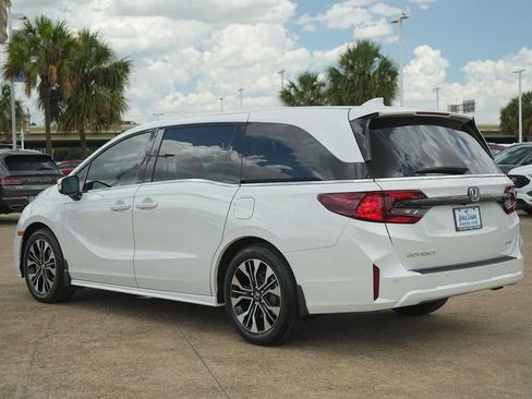 Used 2026 Honda Odyssey Elite image 4